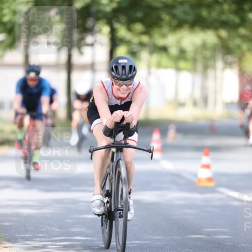 11.08.2024 - GEWOBA Citytriathlon Bremen H.Heesch http://msf.ph/oto/6777490 11.08.2024 11:45:42 Radfahren 822, 826, 867, 871, 873, 875, 936, 994, 1029 meine-sportfotos.de