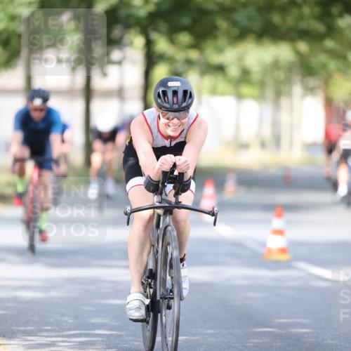 11.08.2024 - GEWOBA Citytriathlon Bremen H.Heesch http://msf.ph/oto/6777493 11.08.2024 11:45:42 Radfahren 822, 826, 867, 871, 873, 875, 936, 994, 1029 meine-sportfotos.de