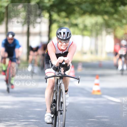 11.08.2024 - GEWOBA Citytriathlon Bremen H.Heesch http://msf.ph/oto/6777495 11.08.2024 11:45:43 Radfahren 822, 826, 867, 871, 873, 875, 936, 994, 1029 meine-sportfotos.de