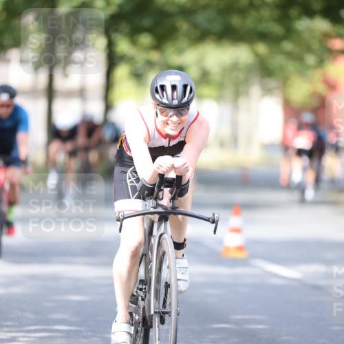 11.08.2024 - GEWOBA Citytriathlon Bremen H.Heesch http://msf.ph/oto/6777500 11.08.2024 11:45:43 Radfahren 822, 826, 867, 871, 873, 875, 936, 994, 1029 meine-sportfotos.de