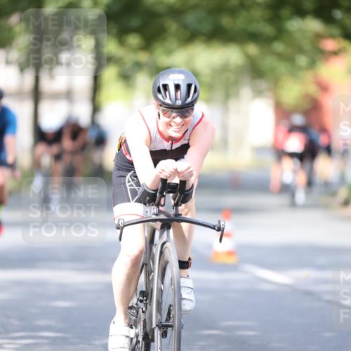 11.08.2024 - GEWOBA Citytriathlon Bremen H.Heesch http://msf.ph/oto/6777503 11.08.2024 11:45:43 Radfahren 822, 826, 867, 871, 873, 875, 936, 994, 1029 meine-sportfotos.de