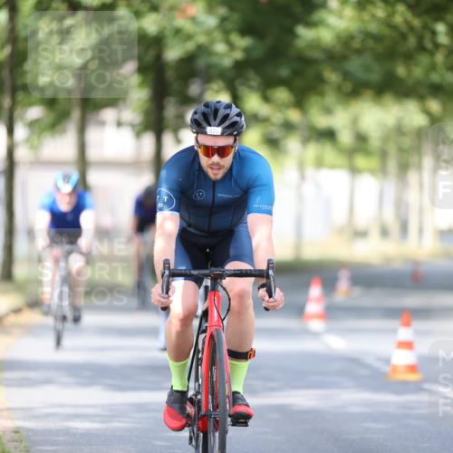 11.08.2024 - GEWOBA Citytriathlon Bremen H.Heesch http://msf.ph/oto/6777506 11.08.2024 11:45:44 Radfahren 822, 826, 867, 871, 873, 875, 936, 994, 1029 meine-sportfotos.de
