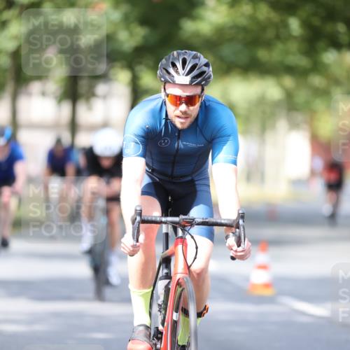 11.08.2024 - GEWOBA Citytriathlon Bremen H.Heesch http://msf.ph/oto/6777528 11.08.2024 11:45:44 Radfahren 822, 826, 867, 871, 873, 875, 936, 994, 1029 meine-sportfotos.de