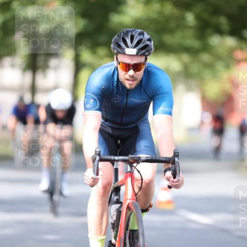 11.08.2024 - GEWOBA Citytriathlon Bremen H.Heesch http://msf.ph/oto/6777534 11.08.2024 11:45:44 Radfahren 822, 826, 867, 871, 873, 875, 936, 994, 1029 meine-sportfotos.de