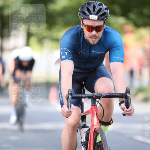 11.08.2024 - GEWOBA Citytriathlon Bremen H.Heesch http://msf.ph/oto/6777546 11.08.2024 11:45:44 Radfahren 822, 826, 867, 871, 873, 875, 936, 994, 1029 meine-sportfotos.de
