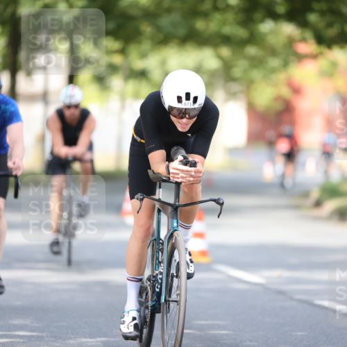 11.08.2024 - GEWOBA Citytriathlon Bremen H.Heesch http://msf.ph/oto/6777554 11.08.2024 11:45:45 Radfahren 822, 826, 867, 871, 873, 875, 936, 994, 1029 meine-sportfotos.de