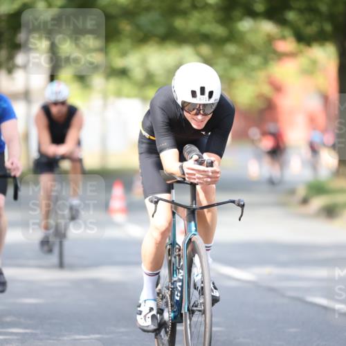 11.08.2024 - GEWOBA Citytriathlon Bremen H.Heesch http://msf.ph/oto/6777559 11.08.2024 11:45:45 Radfahren 822, 826, 867, 871, 873, 875, 936, 994, 1029 meine-sportfotos.de