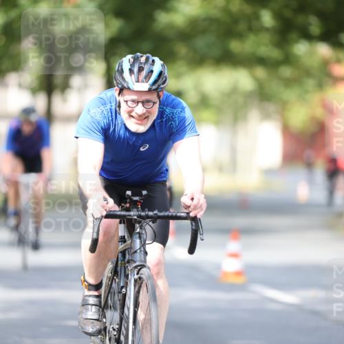 11.08.2024 - GEWOBA Citytriathlon Bremen H.Heesch http://msf.ph/oto/6777562 11.08.2024 11:45:46 Radfahren 822, 826, 867, 871, 873, 875, 936, 994, 1029 meine-sportfotos.de