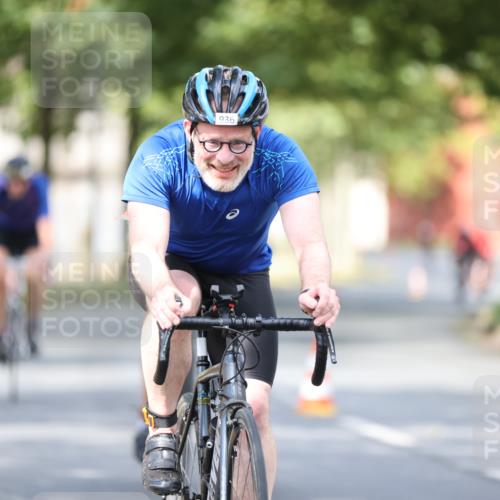 11.08.2024 - GEWOBA Citytriathlon Bremen H.Heesch http://msf.ph/oto/6777567 11.08.2024 11:45:46 Radfahren 822, 826, 867, 871, 873, 875, 936, 994, 1029 meine-sportfotos.de