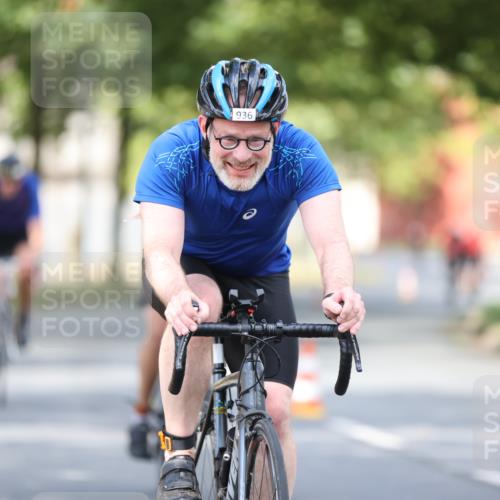 11.08.2024 - GEWOBA Citytriathlon Bremen H.Heesch http://msf.ph/oto/6777570 11.08.2024 11:45:46 Radfahren 822, 826, 867, 871, 873, 875, 936, 994, 1029 meine-sportfotos.de