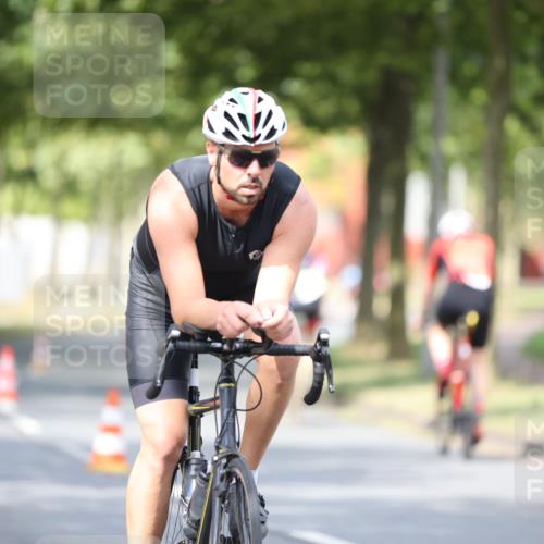 11.08.2024 - GEWOBA Citytriathlon Bremen H.Heesch http://msf.ph/oto/6777585 11.08.2024 11:45:47 Radfahren 822, 826, 867, 871, 873, 875, 936, 994, 1029 meine-sportfotos.de