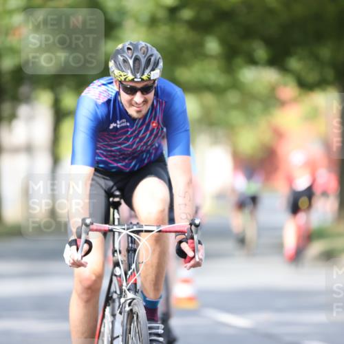 11.08.2024 - GEWOBA Citytriathlon Bremen H.Heesch http://msf.ph/oto/6777607 11.08.2024 11:45:48 Radfahren 822, 826, 845, 867, 871, 873, 875, 936, 994, 1029 meine-sportfotos.de
