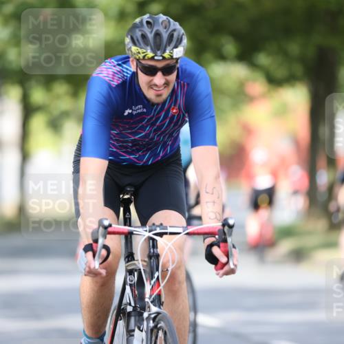 11.08.2024 - GEWOBA Citytriathlon Bremen H.Heesch http://msf.ph/oto/6777618 11.08.2024 11:45:48 Radfahren 822, 826, 845, 867, 871, 873, 875, 936, 994, 1029 meine-sportfotos.de
