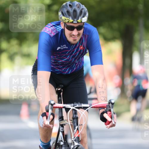 11.08.2024 - GEWOBA Citytriathlon Bremen H.Heesch http://msf.ph/oto/6777625 11.08.2024 11:45:48 Radfahren 822, 826, 845, 867, 871, 873, 875, 936, 994, 1029 meine-sportfotos.de