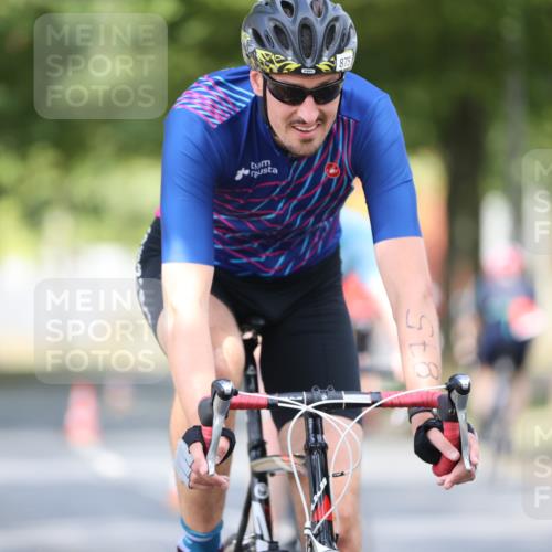 11.08.2024 - GEWOBA Citytriathlon Bremen H.Heesch http://msf.ph/oto/6777628 11.08.2024 11:45:48 Radfahren 822, 826, 845, 867, 871, 873, 875, 936, 994, 1029 meine-sportfotos.de