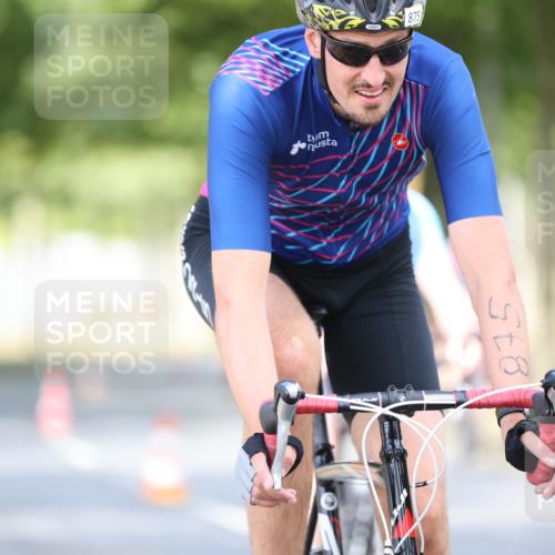 11.08.2024 - GEWOBA Citytriathlon Bremen H.Heesch http://msf.ph/oto/6777634 11.08.2024 11:45:48 Radfahren 822, 826, 845, 867, 871, 873, 875, 936, 994, 1029 meine-sportfotos.de