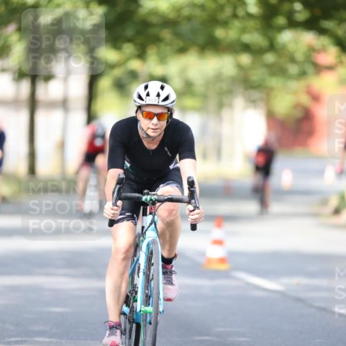 11.08.2024 - GEWOBA Citytriathlon Bremen H.Heesch http://msf.ph/oto/6777639 11.08.2024 11:45:59 Radfahren 755, 775, 845, 853, 867, 871, 873, 875, 954 meine-sportfotos.de