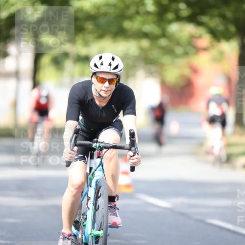 11.08.2024 - GEWOBA Citytriathlon Bremen H.Heesch http://msf.ph/oto/6777649 11.08.2024 11:45:59 Radfahren 755, 775, 845, 853, 867, 871, 873, 875, 954 meine-sportfotos.de