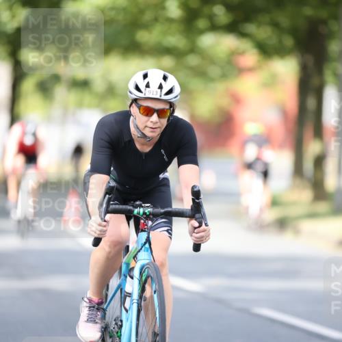 11.08.2024 - GEWOBA Citytriathlon Bremen H.Heesch http://msf.ph/oto/6777658 11.08.2024 11:45:59 Radfahren 755, 775, 845, 853, 867, 871, 873, 875, 954 meine-sportfotos.de