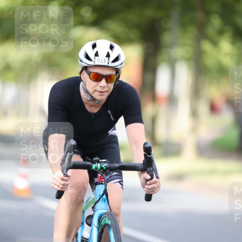 11.08.2024 - GEWOBA Citytriathlon Bremen H.Heesch http://msf.ph/oto/6777674 11.08.2024 11:45:59 Radfahren 755, 775, 845, 853, 867, 871, 873, 875, 954 meine-sportfotos.de