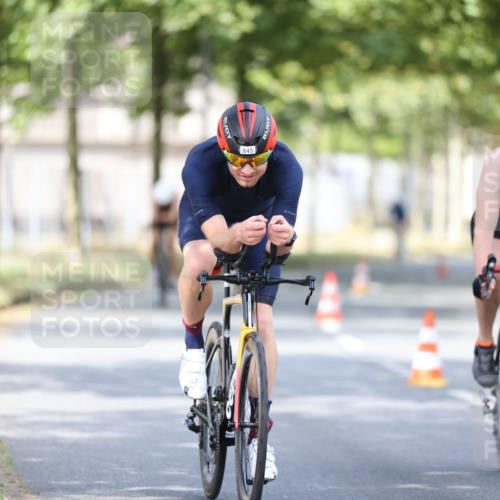 11.08.2024 - GEWOBA Citytriathlon Bremen H.Heesch http://msf.ph/oto/6777685 11.08.2024 11:46:01 Radfahren 755, 775, 806, 845, 853, 873, 954, 962 meine-sportfotos.de