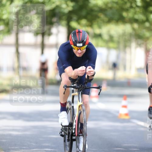 11.08.2024 - GEWOBA Citytriathlon Bremen H.Heesch http://msf.ph/oto/6777690 11.08.2024 11:46:01 Radfahren 755, 775, 806, 845, 853, 873, 954, 962 meine-sportfotos.de