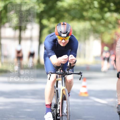 11.08.2024 - GEWOBA Citytriathlon Bremen H.Heesch http://msf.ph/oto/6777699 11.08.2024 11:46:01 Radfahren 755, 775, 806, 845, 853, 873, 954, 962 meine-sportfotos.de
