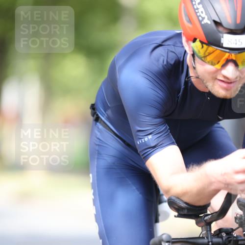11.08.2024 - GEWOBA Citytriathlon Bremen H.Heesch http://msf.ph/oto/6777745 11.08.2024 11:46:02 Radfahren 755, 775, 806, 845, 853, 954, 962 meine-sportfotos.de