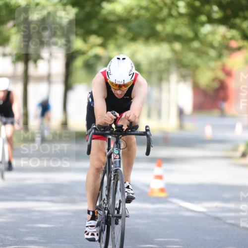11.08.2024 - GEWOBA Citytriathlon Bremen H.Heesch http://msf.ph/oto/6777751 11.08.2024 11:46:04 Radfahren 755, 775, 806, 845, 853, 954, 962 meine-sportfotos.de