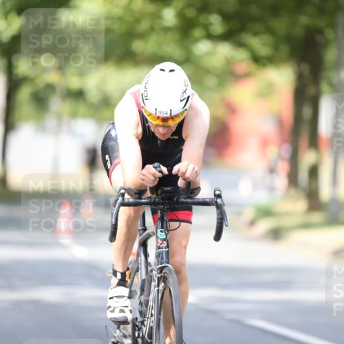 11.08.2024 - GEWOBA Citytriathlon Bremen H.Heesch http://msf.ph/oto/6777773 11.08.2024 11:46:05 Radfahren 755, 775, 806, 845, 853, 954, 962 meine-sportfotos.de