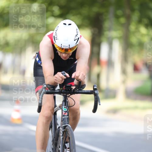 11.08.2024 - GEWOBA Citytriathlon Bremen H.Heesch http://msf.ph/oto/6777784 11.08.2024 11:46:05 Radfahren 755, 775, 806, 845, 853, 954, 962 meine-sportfotos.de