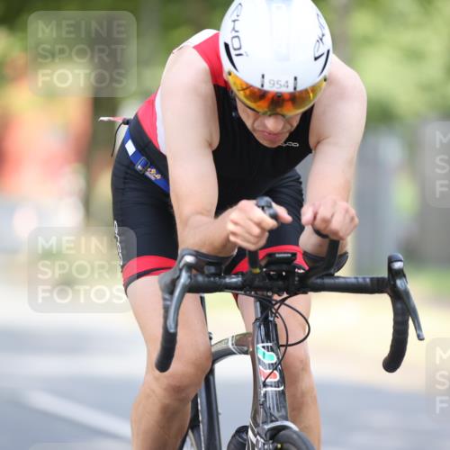 11.08.2024 - GEWOBA Citytriathlon Bremen H.Heesch http://msf.ph/oto/6777803 11.08.2024 11:46:05 Radfahren 755, 775, 806, 845, 853, 954, 962 meine-sportfotos.de