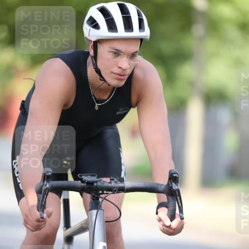 11.08.2024 - GEWOBA Citytriathlon Bremen H.Heesch http://msf.ph/oto/6777842 11.08.2024 11:46:07 Radfahren 755, 775, 806, 845, 853, 954, 962 meine-sportfotos.de