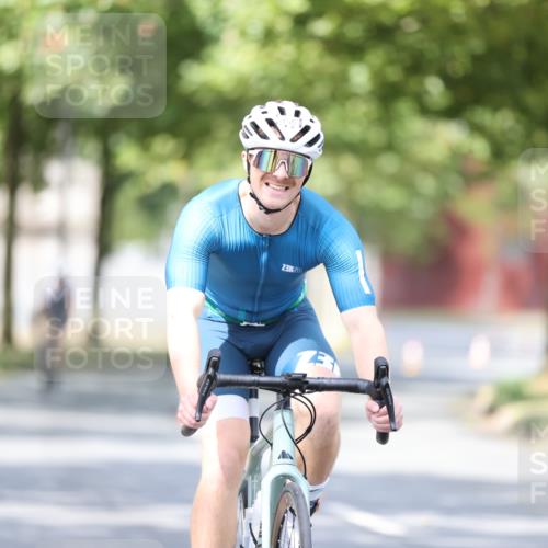 11.08.2024 - GEWOBA Citytriathlon Bremen H.Heesch http://msf.ph/oto/6777887 11.08.2024 11:46:10 Radfahren 755, 775, 806, 845, 853, 954, 962 meine-sportfotos.de