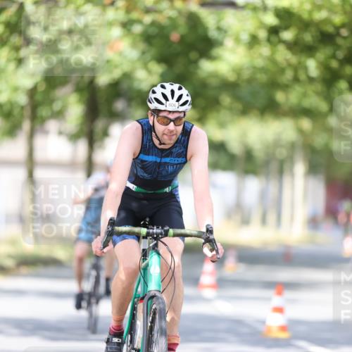 11.08.2024 - GEWOBA Citytriathlon Bremen H.Heesch http://msf.ph/oto/6777934 11.08.2024 11:46:13 Radfahren 755, 757, 775, 806, 839, 845, 853, 954, 962 meine-sportfotos.de