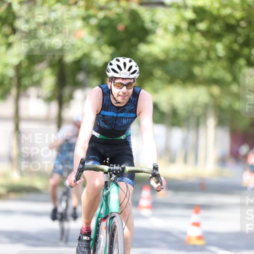 11.08.2024 - GEWOBA Citytriathlon Bremen H.Heesch http://msf.ph/oto/6777936 11.08.2024 11:46:13 Radfahren 755, 757, 775, 806, 839, 845, 853, 954, 962 meine-sportfotos.de