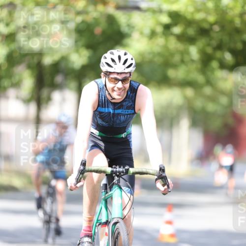 11.08.2024 - GEWOBA Citytriathlon Bremen H.Heesch http://msf.ph/oto/6777946 11.08.2024 11:46:13 Radfahren 755, 757, 775, 806, 839, 845, 853, 954, 962 meine-sportfotos.de