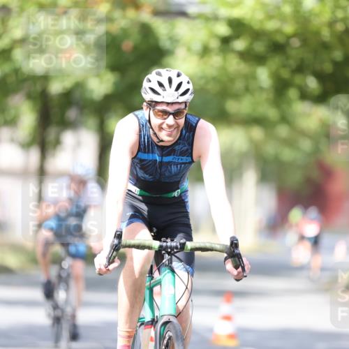 11.08.2024 - GEWOBA Citytriathlon Bremen H.Heesch http://msf.ph/oto/6777949 11.08.2024 11:46:13 Radfahren 755, 757, 775, 806, 839, 845, 853, 954, 962 meine-sportfotos.de