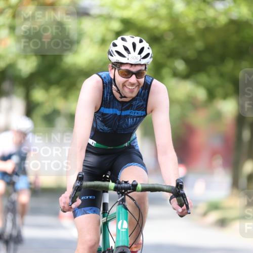 11.08.2024 - GEWOBA Citytriathlon Bremen H.Heesch http://msf.ph/oto/6777960 11.08.2024 11:46:13 Radfahren 755, 757, 775, 806, 839, 845, 853, 954, 962 meine-sportfotos.de