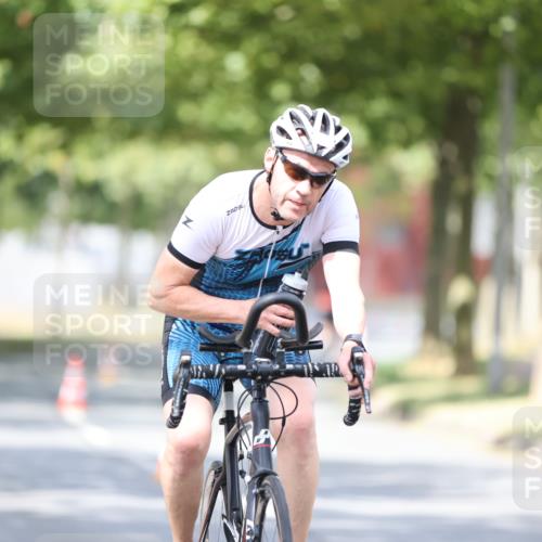 11.08.2024 - GEWOBA Citytriathlon Bremen H.Heesch http://msf.ph/oto/6777978 11.08.2024 11:46:14 Radfahren 755, 757, 775, 806, 839, 853, 954, 962 meine-sportfotos.de