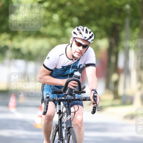 11.08.2024 - GEWOBA Citytriathlon Bremen H.Heesch http://msf.ph/oto/6777980 11.08.2024 11:46:15 Radfahren 755, 757, 773, 775, 806, 839, 843, 853, 954, 962 meine-sportfotos.de
