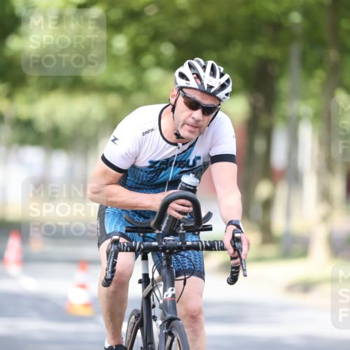 11.08.2024 - GEWOBA Citytriathlon Bremen H.Heesch http://msf.ph/oto/6777983 11.08.2024 11:46:15 Radfahren 755, 757, 773, 775, 806, 839, 843, 853, 954, 962 meine-sportfotos.de