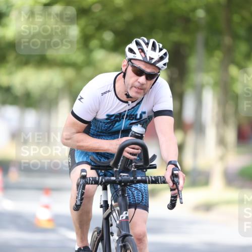 11.08.2024 - GEWOBA Citytriathlon Bremen H.Heesch http://msf.ph/oto/6777986 11.08.2024 11:46:15 Radfahren 755, 757, 773, 775, 806, 839, 843, 853, 954, 962 meine-sportfotos.de