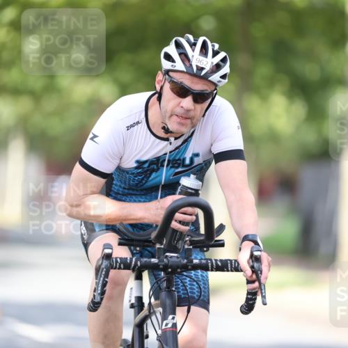 11.08.2024 - GEWOBA Citytriathlon Bremen H.Heesch http://msf.ph/oto/6777995 11.08.2024 11:46:15 Radfahren 755, 757, 773, 775, 806, 839, 843, 853, 954, 962 meine-sportfotos.de