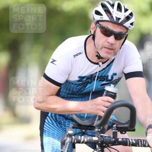 11.08.2024 - GEWOBA Citytriathlon Bremen H.Heesch http://msf.ph/oto/6778008 11.08.2024 11:46:15 Radfahren 755, 757, 773, 775, 806, 839, 843, 853, 954, 962 meine-sportfotos.de