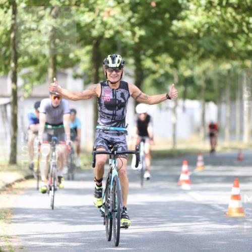11.08.2024 - GEWOBA Citytriathlon Bremen H.Heesch http://msf.ph/oto/6778030 11.08.2024 11:46:25 Radfahren 703, 757, 768, 773, 806, 839, 843, 942, 962 meine-sportfotos.de