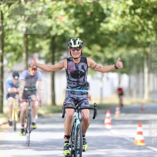 11.08.2024 - GEWOBA Citytriathlon Bremen H.Heesch http://msf.ph/oto/6778049 11.08.2024 11:46:25 Radfahren 703, 757, 768, 773, 806, 839, 843, 942, 962 meine-sportfotos.de