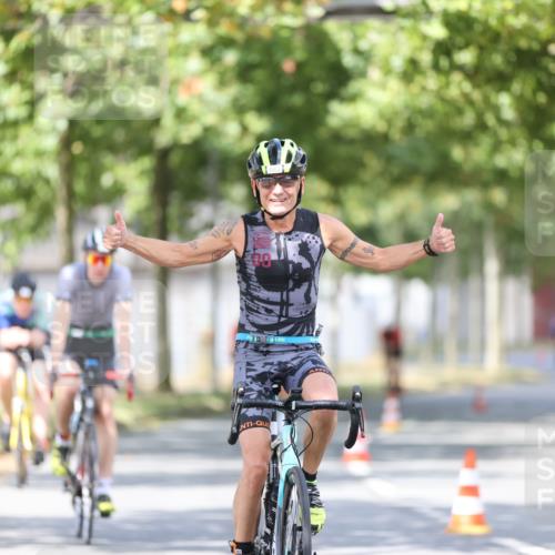 11.08.2024 - GEWOBA Citytriathlon Bremen H.Heesch http://msf.ph/oto/6778057 11.08.2024 11:46:25 Radfahren 703, 757, 768, 773, 806, 839, 843, 942, 962 meine-sportfotos.de