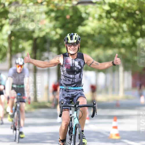 11.08.2024 - GEWOBA Citytriathlon Bremen H.Heesch http://msf.ph/oto/6778062 11.08.2024 11:46:25 Radfahren 703, 757, 768, 773, 806, 839, 843, 942, 962 meine-sportfotos.de