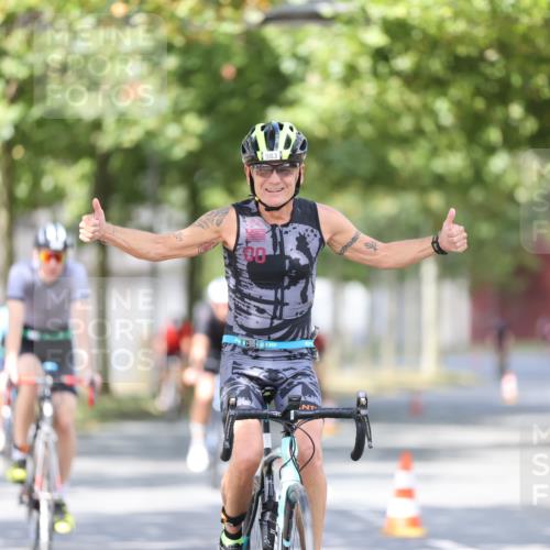 11.08.2024 - GEWOBA Citytriathlon Bremen H.Heesch http://msf.ph/oto/6778068 11.08.2024 11:46:25 Radfahren 703, 757, 768, 773, 806, 839, 843, 942, 962 meine-sportfotos.de
